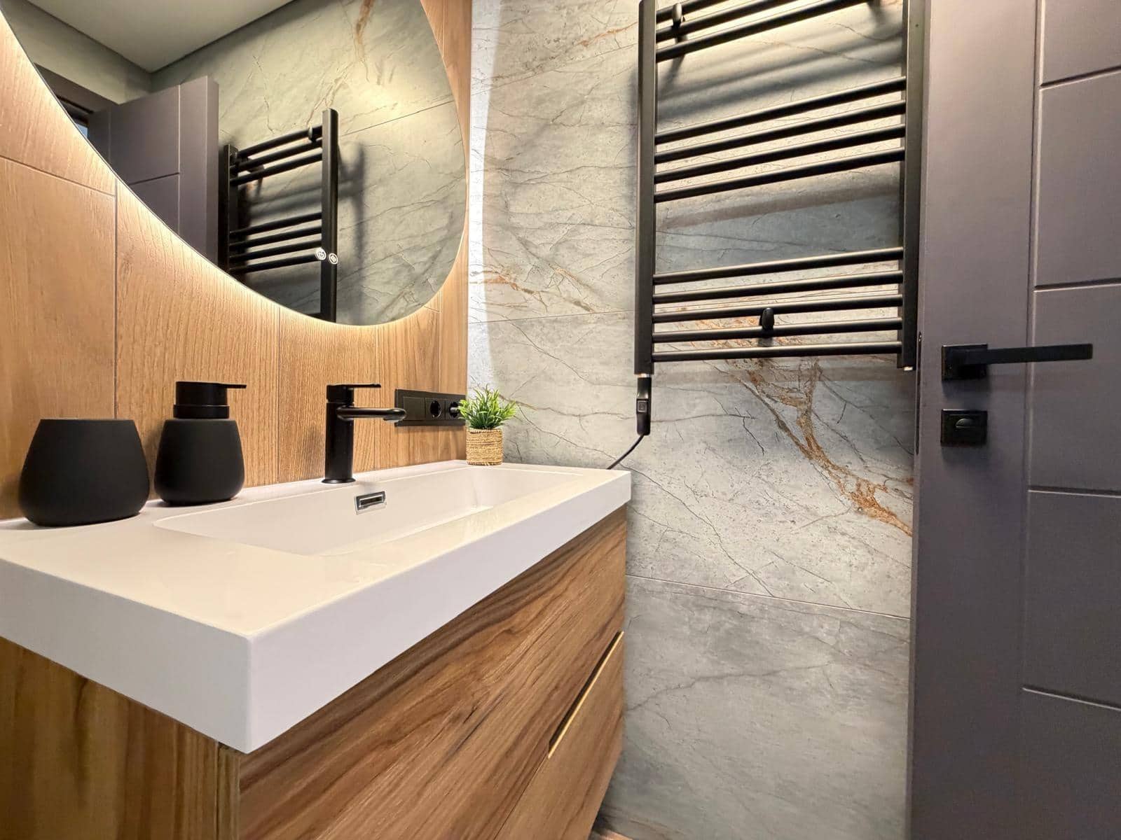 4 sypialnia Willa na sprzedaż w Punta Prima z basenem garażem - 749 000 € (Ref: 10017548)