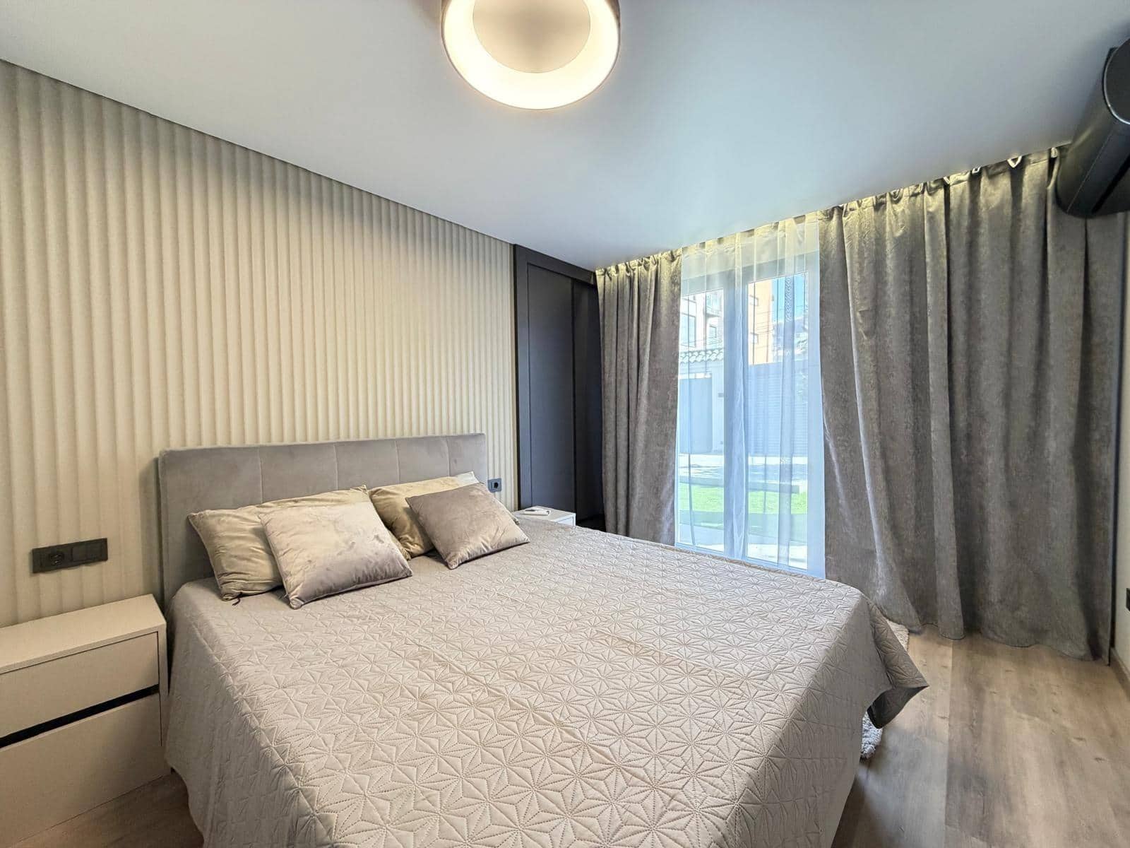 4 sypialnia Willa na sprzedaż w Punta Prima z basenem garażem - 749 000 € (Ref: 10017548)