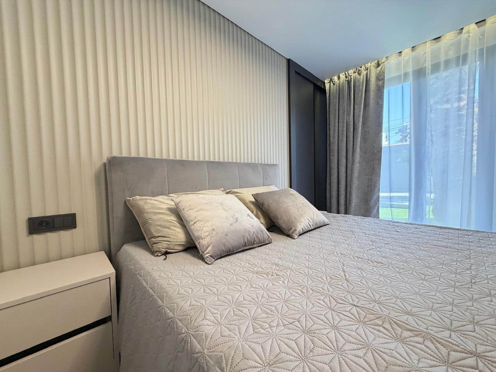4 sypialnia Willa na sprzedaż w Punta Prima z basenem garażem - 749 000 € (Ref: 10017548)
