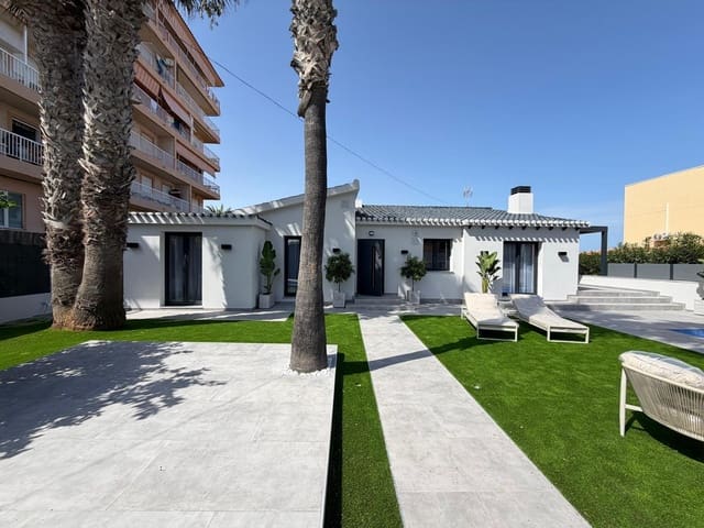 4 quarto Moradia para venda em Punta Prima, Torrevieja com piscina garagem - 749 000 € (Ref: 10017548)