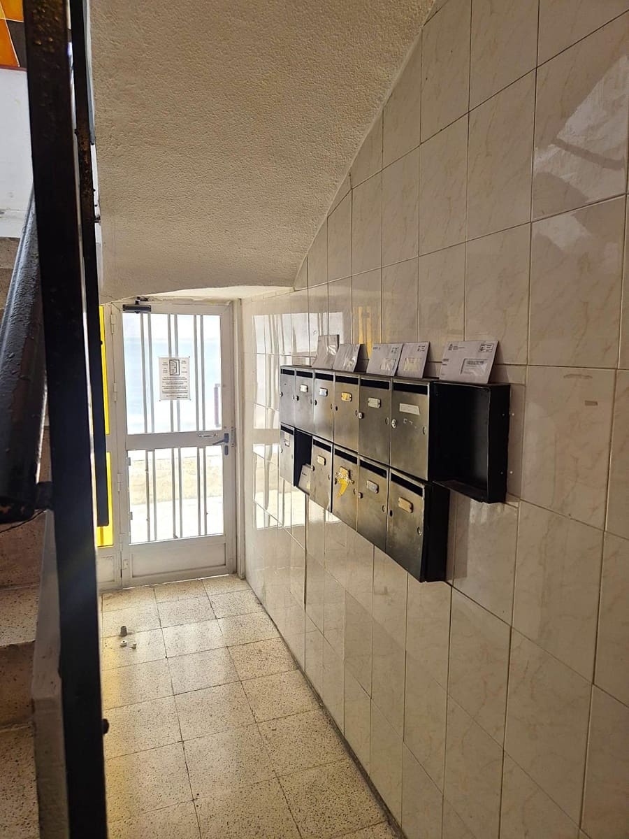 3 soveværelse Lejlighed til salg i Alicante by - € 79.000 (Ref: 10017549)
