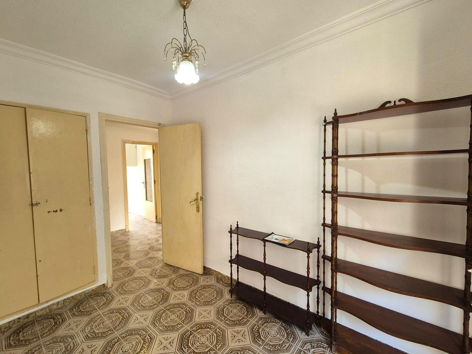 3 soveværelse Lejlighed til salg i Alicante by - € 79.000 (Ref: 10017549)