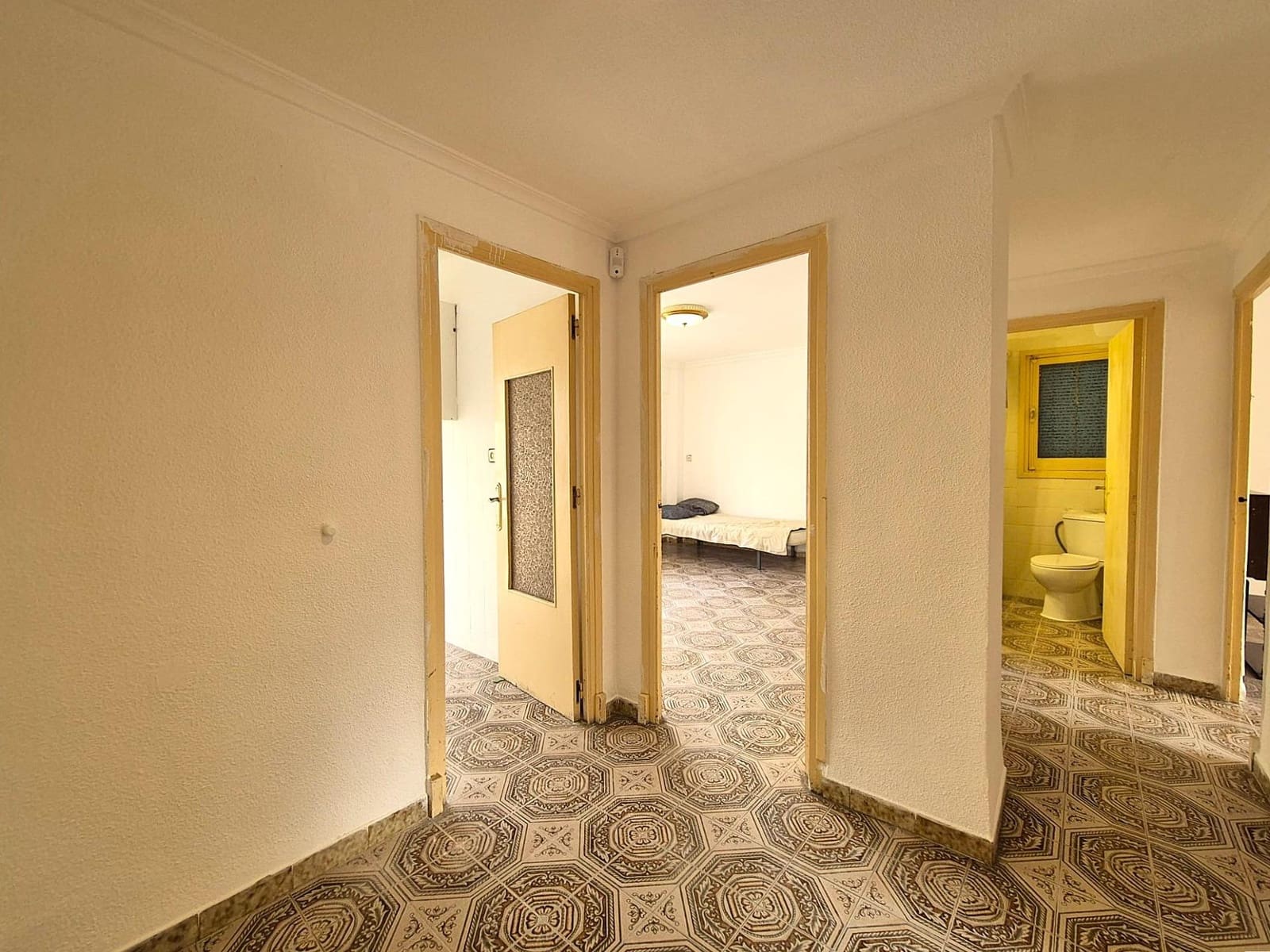 3 soveværelse Lejlighed til salg i Alicante by - € 79.000 (Ref: 10017549)