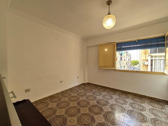 3 soveværelse Lejlighed til salg i Alicante by - € 79.000 (Ref: 10017549)
