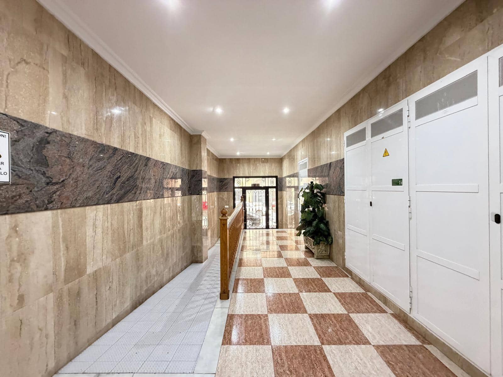 2 soverom Leilighet til salgs i Torrevieja med garasje - € 157 500 (Ref: 10017550)