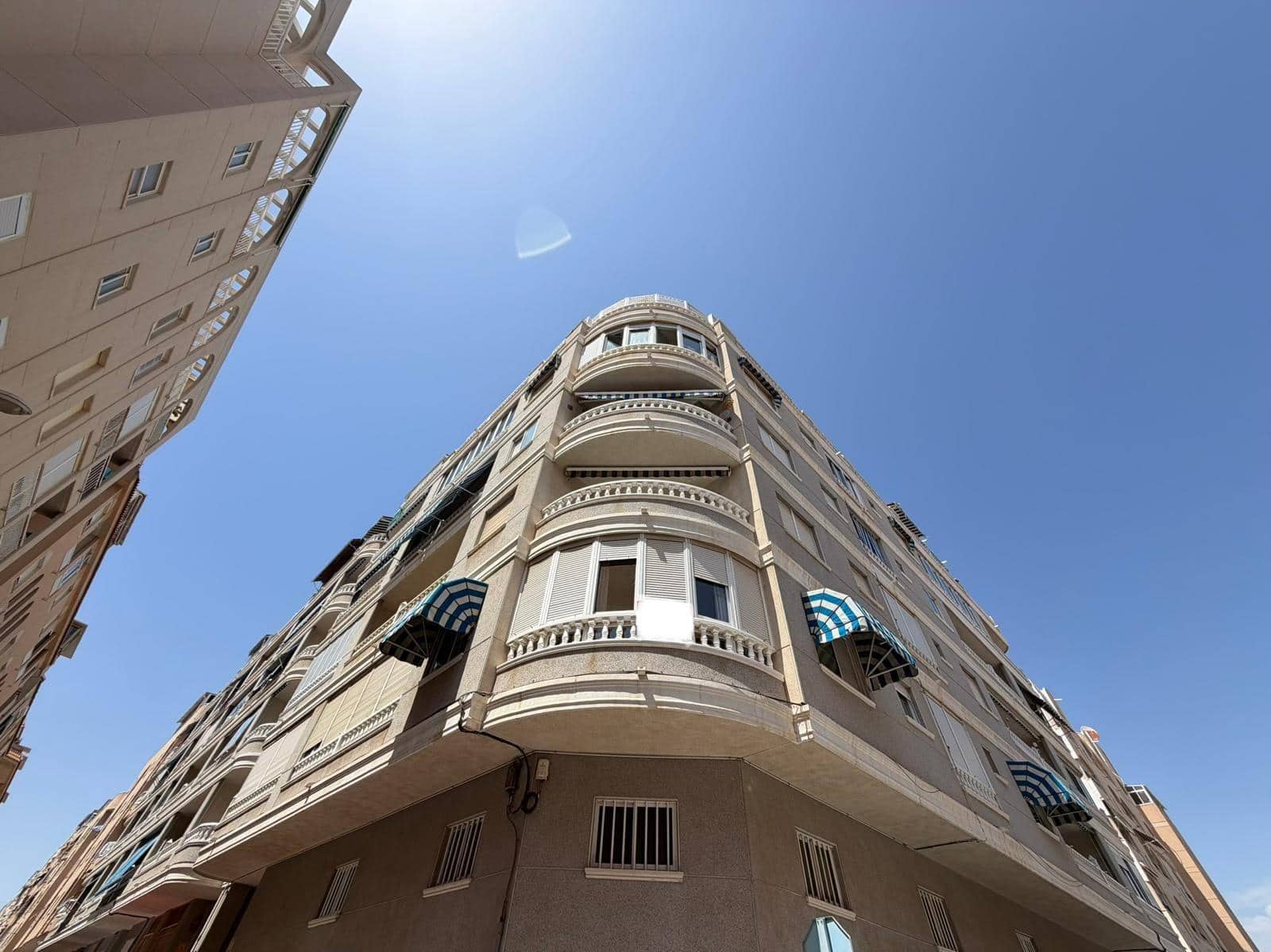2 soverom Leilighet til salgs i Torrevieja med garasje - € 157 500 (Ref: 10017550)