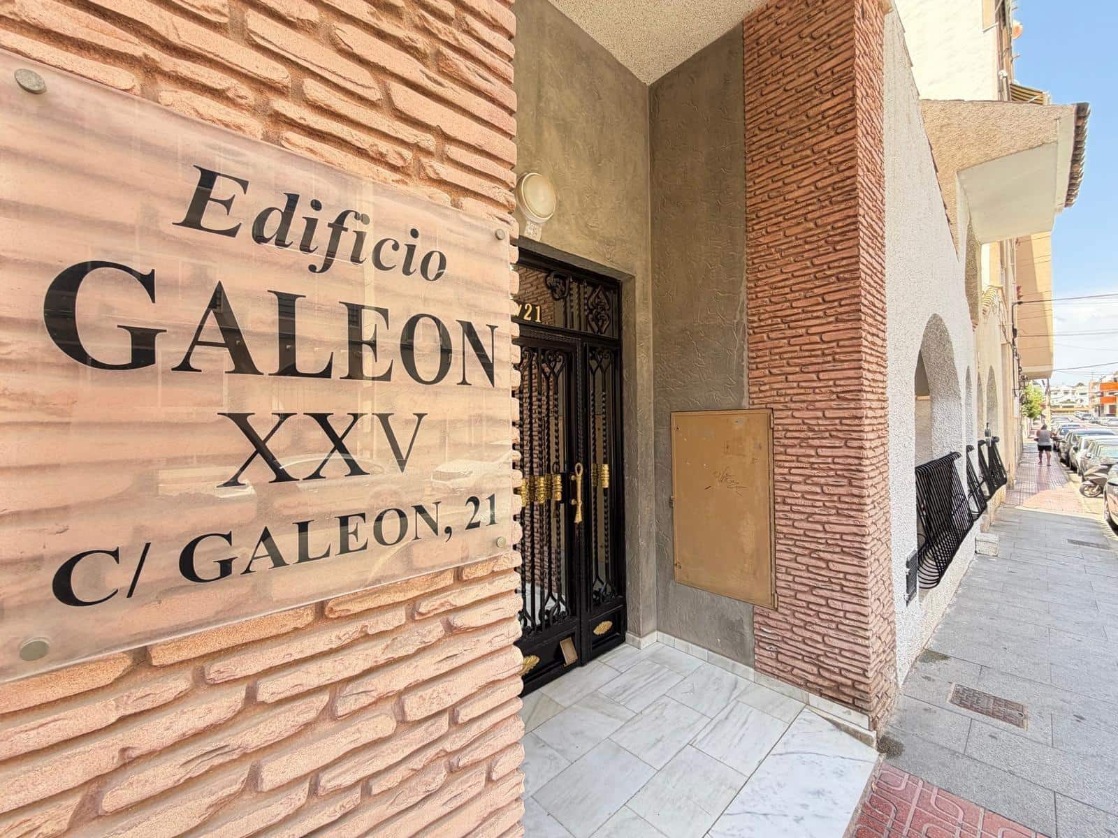 2 soverom Leilighet til salgs i Torrevieja med garasje - € 157 500 (Ref: 10017550)