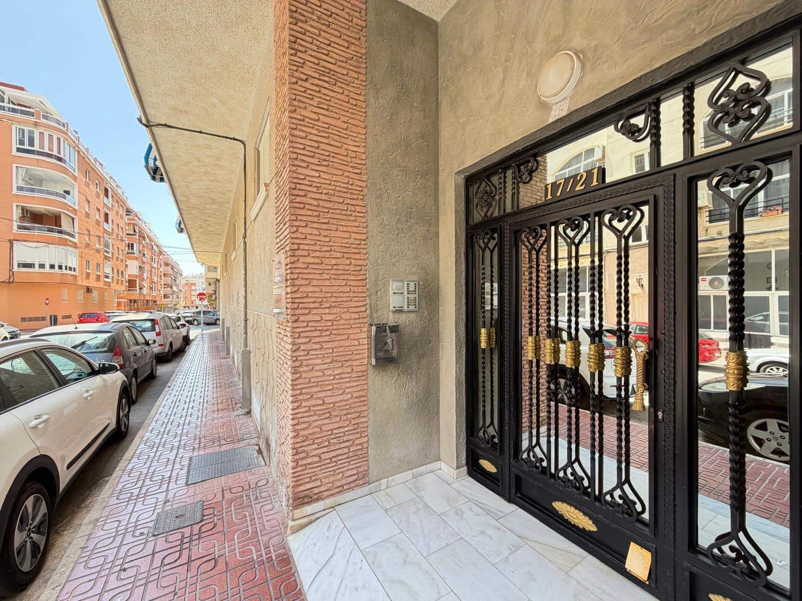 2 soverom Leilighet til salgs i Torrevieja med garasje - € 157 500 (Ref: 10017550)