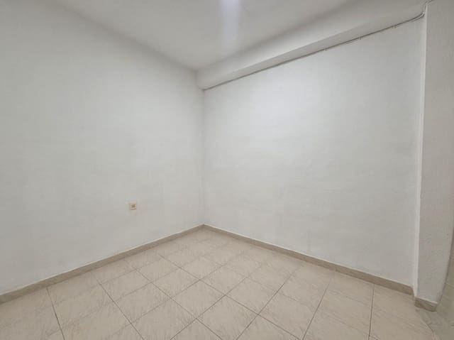 3 quarto Apartamento para venda em Alicante cidade - 160 000 € (Ref: 10018556)