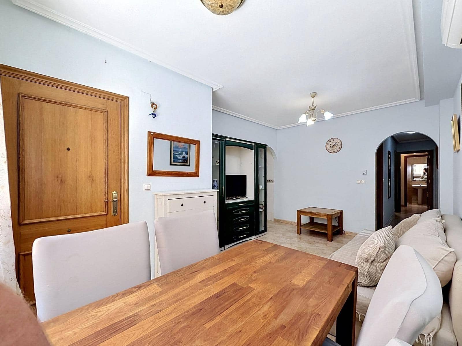 Apartamento de 2 habitaciones en Torrevieja en venta con garaje - 159.800 € (Ref: 10022511)