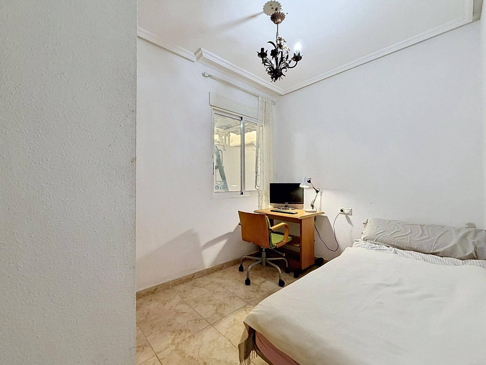 Apartamento de 2 habitaciones en Torrevieja en venta con garaje - 159.800 € (Ref: 10022511)