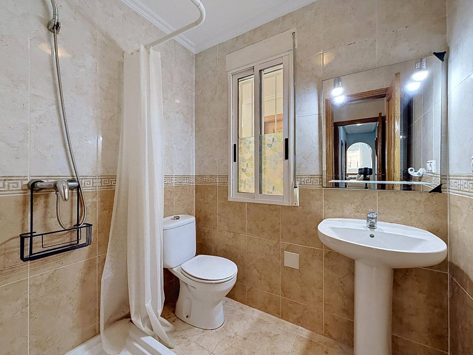 Apartamento de 2 habitaciones en Torrevieja en venta con garaje - 159.800 € (Ref: 10022511)