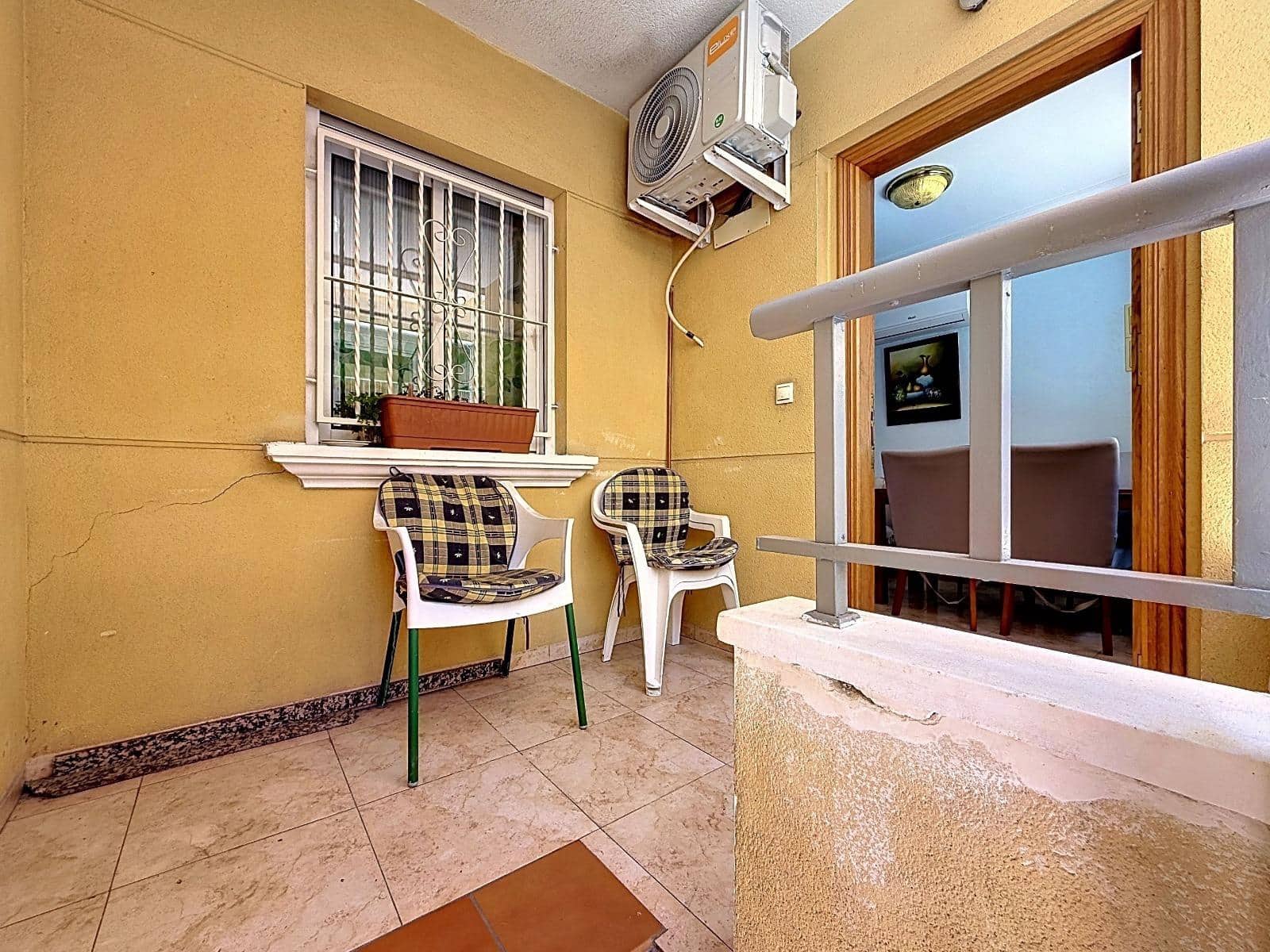 Apartamento de 2 habitaciones en Torrevieja en venta con garaje - 159.800 € (Ref: 10022511)