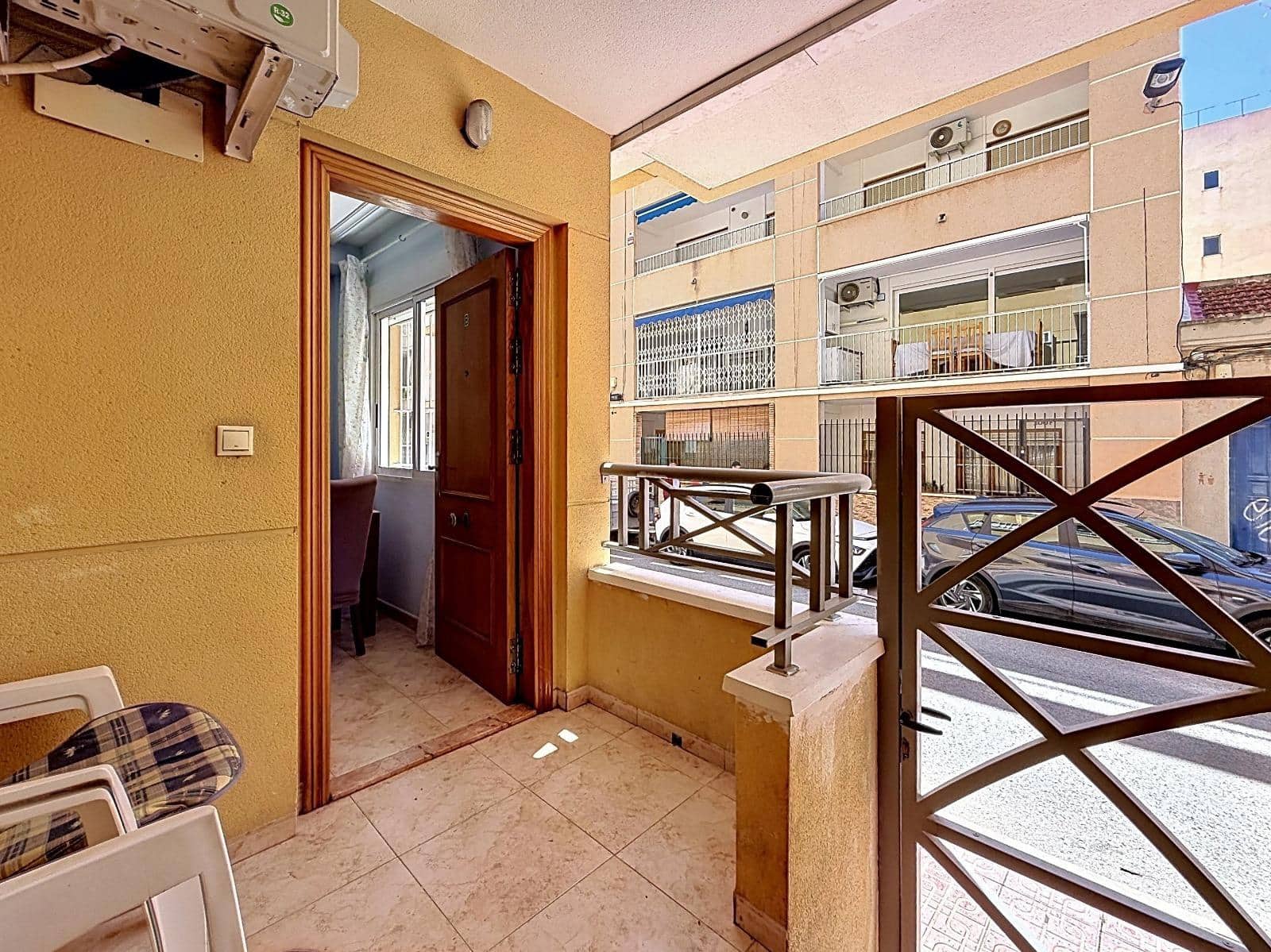 Apartamento de 2 habitaciones en Torrevieja en venta con garaje - 159.800 € (Ref: 10022511)