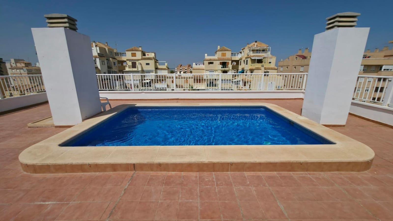 2 soveværelse Lejlighed til salg i Torrevieja med swimmingpool garage - € 174.900 (Ref: 10024191)