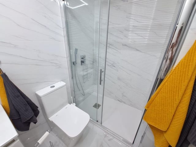 2 bedroom Apartment for rent in Torrevieja with pool - € 1,100 (Ref: 10024193)