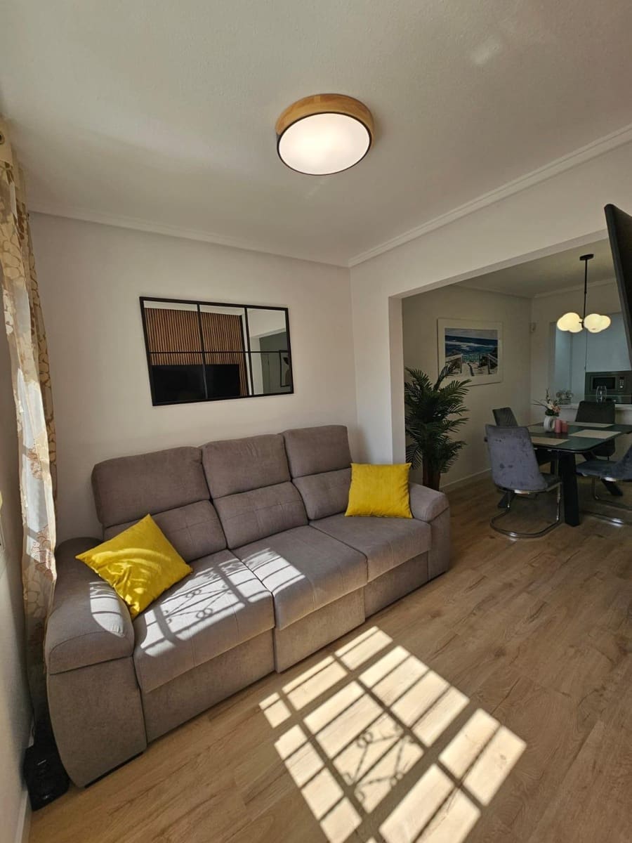 3 quarto Moradia em Banda para arrendar em Gran Alacant com piscina - 1 200 € (Ref: 10024194)