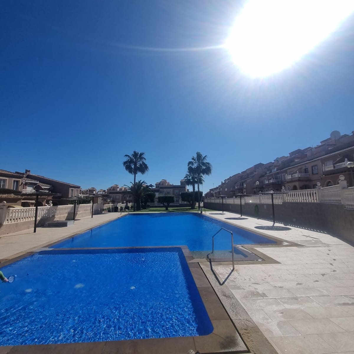3 quarto Moradia em Banda para arrendar em Gran Alacant com piscina - 1 200 € (Ref: 10024194)