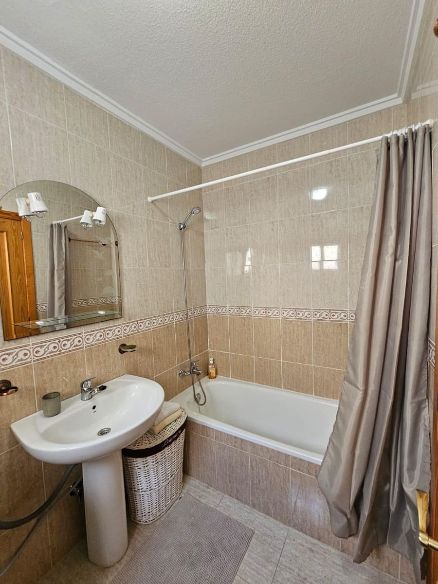 3 quarto Moradia em Banda para arrendar em Gran Alacant com piscina - 1 200 € (Ref: 10024194)