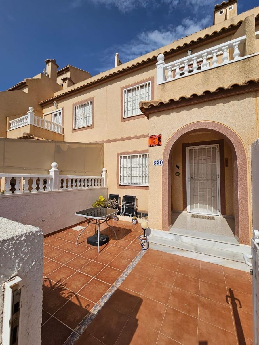 3 quarto Moradia em Banda para arrendar em Gran Alacant com piscina - 1 200 € (Ref: 10024194)