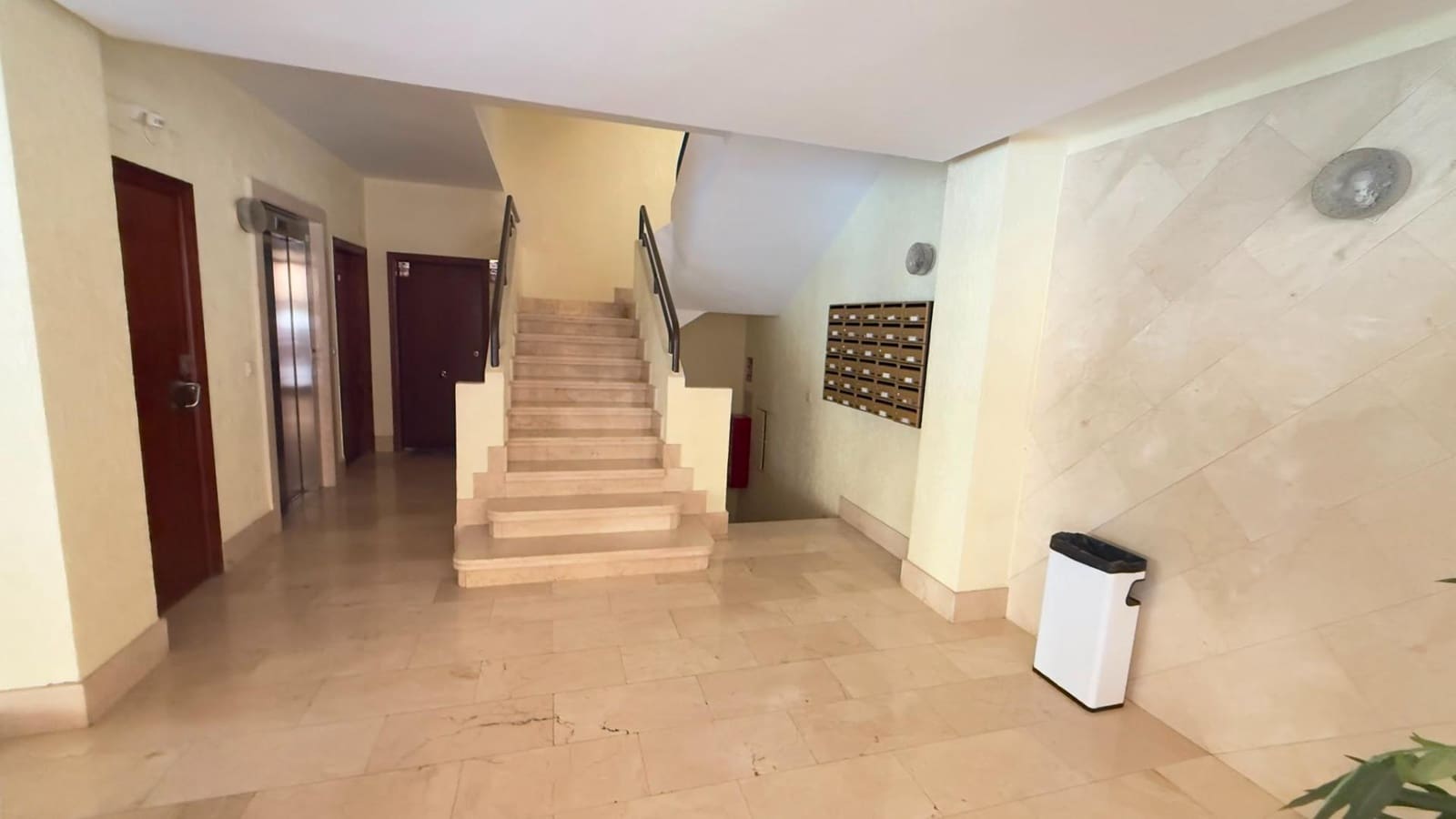 3 quarto Apartamento para arrendar em Alicante cidade com piscina - 1 150 € (Ref: 10025653)