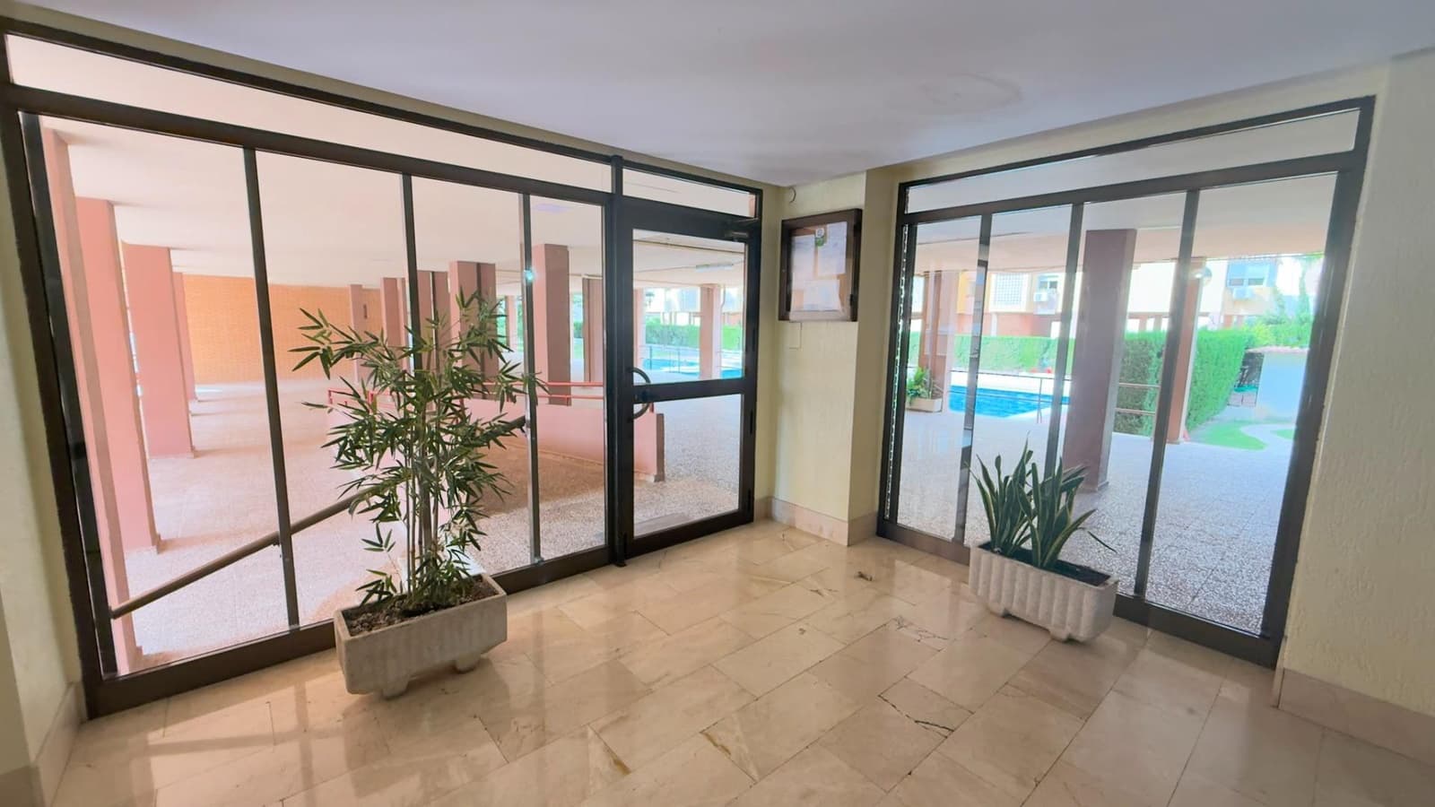 3 quarto Apartamento para arrendar em Alicante cidade com piscina - 1 150 € (Ref: 10025653)