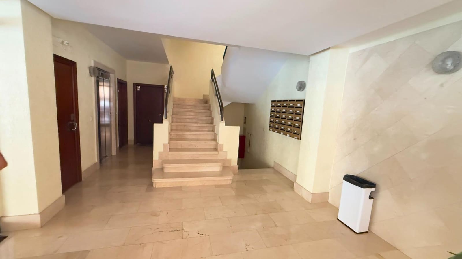 3 quarto Apartamento para arrendar em Alicante cidade com piscina - 1 150 € (Ref: 10025653)