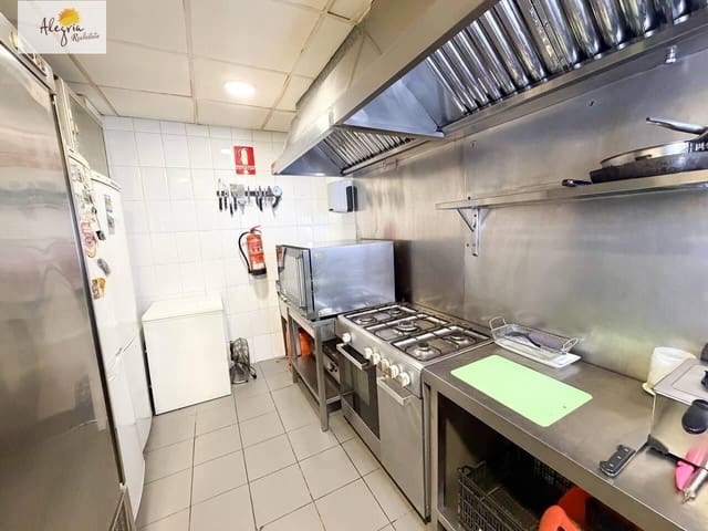 Commercial for sale in Mestalla, Valencia city - € 160,000 (Ref: 10025654)