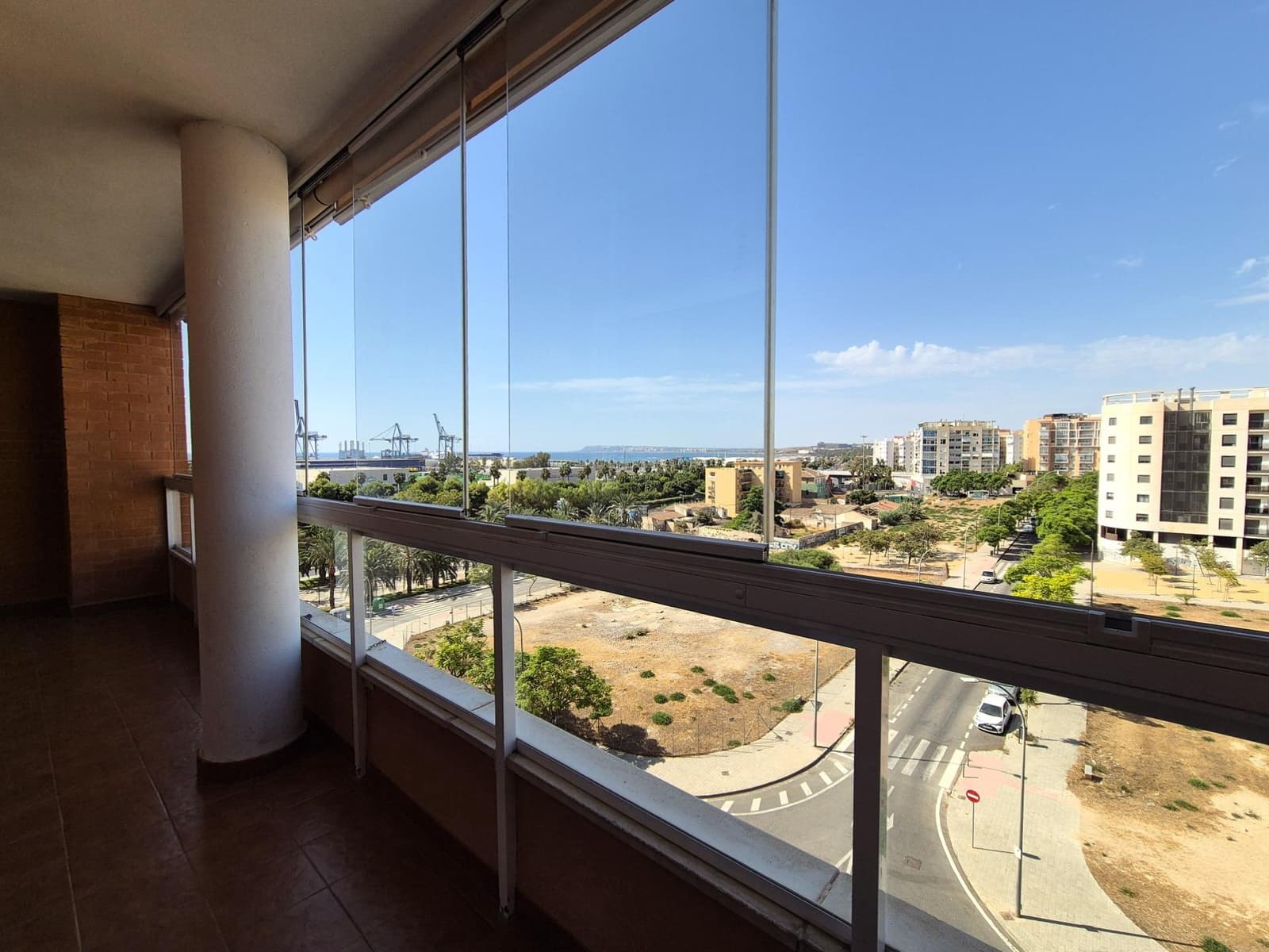 2 slaapkamer Flat te koop in Alicante stad met zwembad garage - € 359.000 (Ref: 10025656)