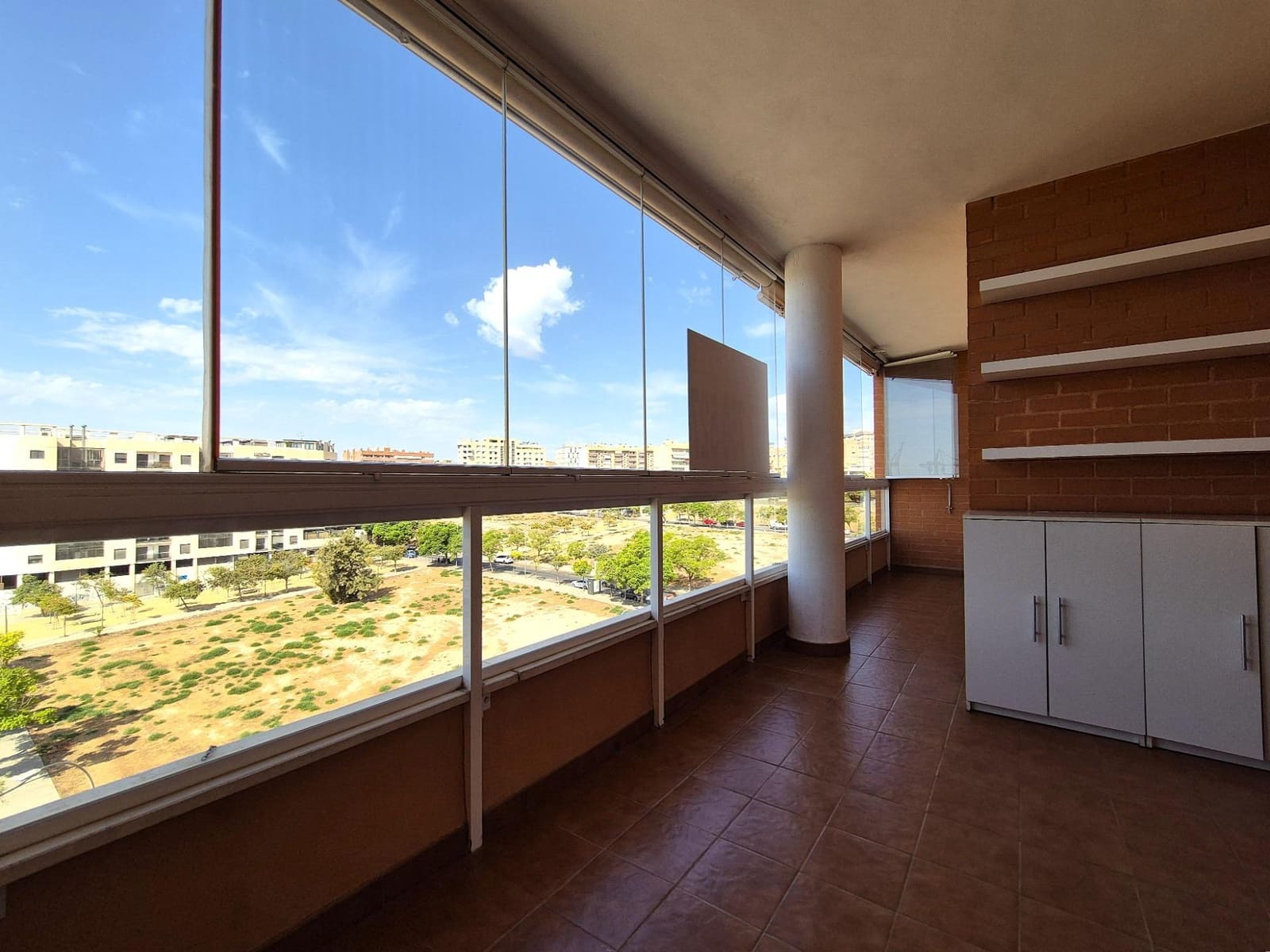 2 slaapkamer Flat te koop in Alicante stad met zwembad garage - € 359.000 (Ref: 10025656)