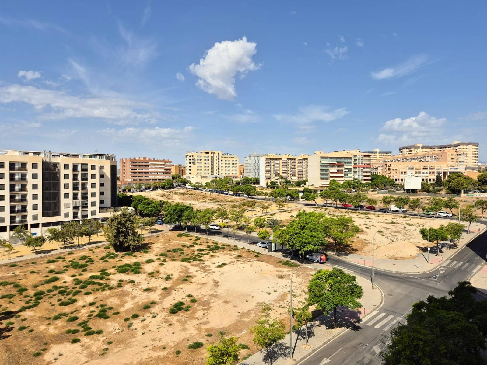 2 slaapkamer Flat te koop in Alicante stad met zwembad garage - € 359.000 (Ref: 10025656)