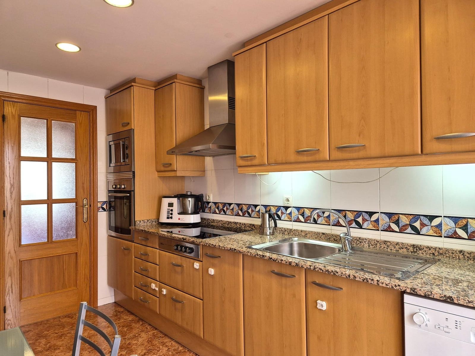 2 slaapkamer Flat te koop in Alicante stad met zwembad garage - € 359.000 (Ref: 10025656)