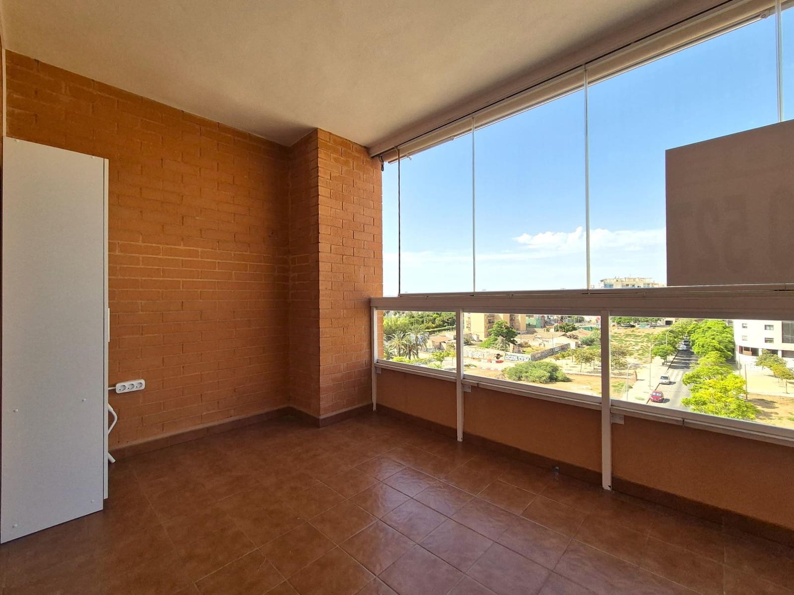 2 slaapkamer Flat te koop in Alicante stad met zwembad garage - € 359.000 (Ref: 10025656)