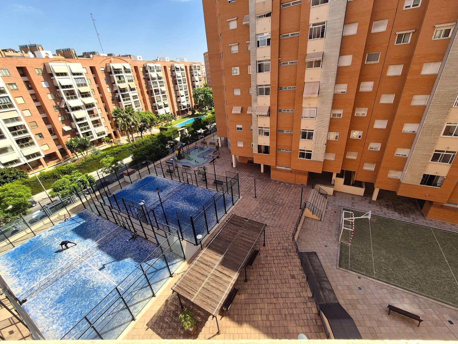 2 slaapkamer Flat te koop in Alicante stad met zwembad garage - € 359.000 (Ref: 10025656)