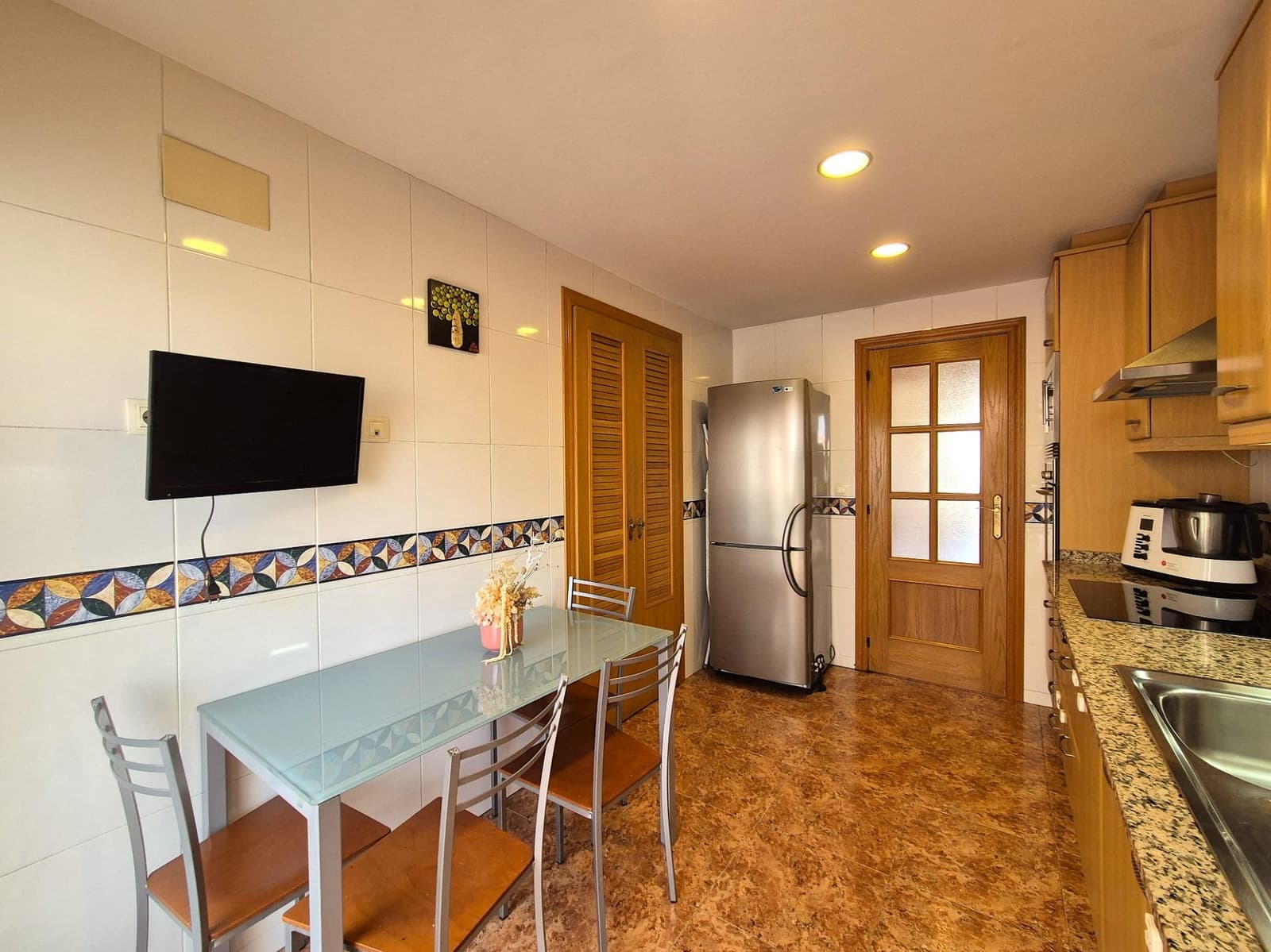 2 slaapkamer Flat te koop in Alicante stad met zwembad garage - € 359.000 (Ref: 10025656)