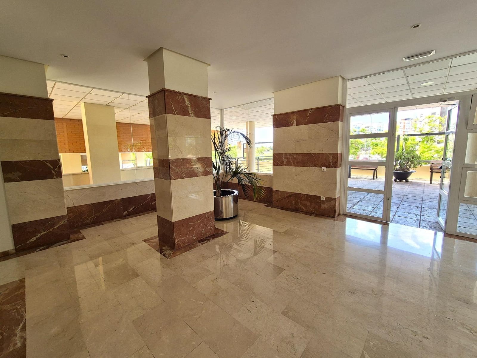 2 slaapkamer Flat te koop in Alicante stad met zwembad garage - € 359.000 (Ref: 10025656)