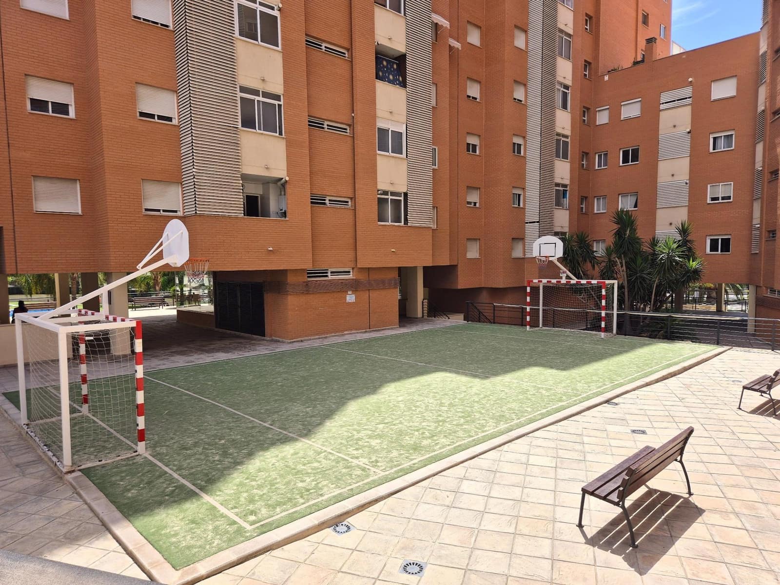 2 slaapkamer Flat te koop in Alicante stad met zwembad garage - € 359.000 (Ref: 10025656)