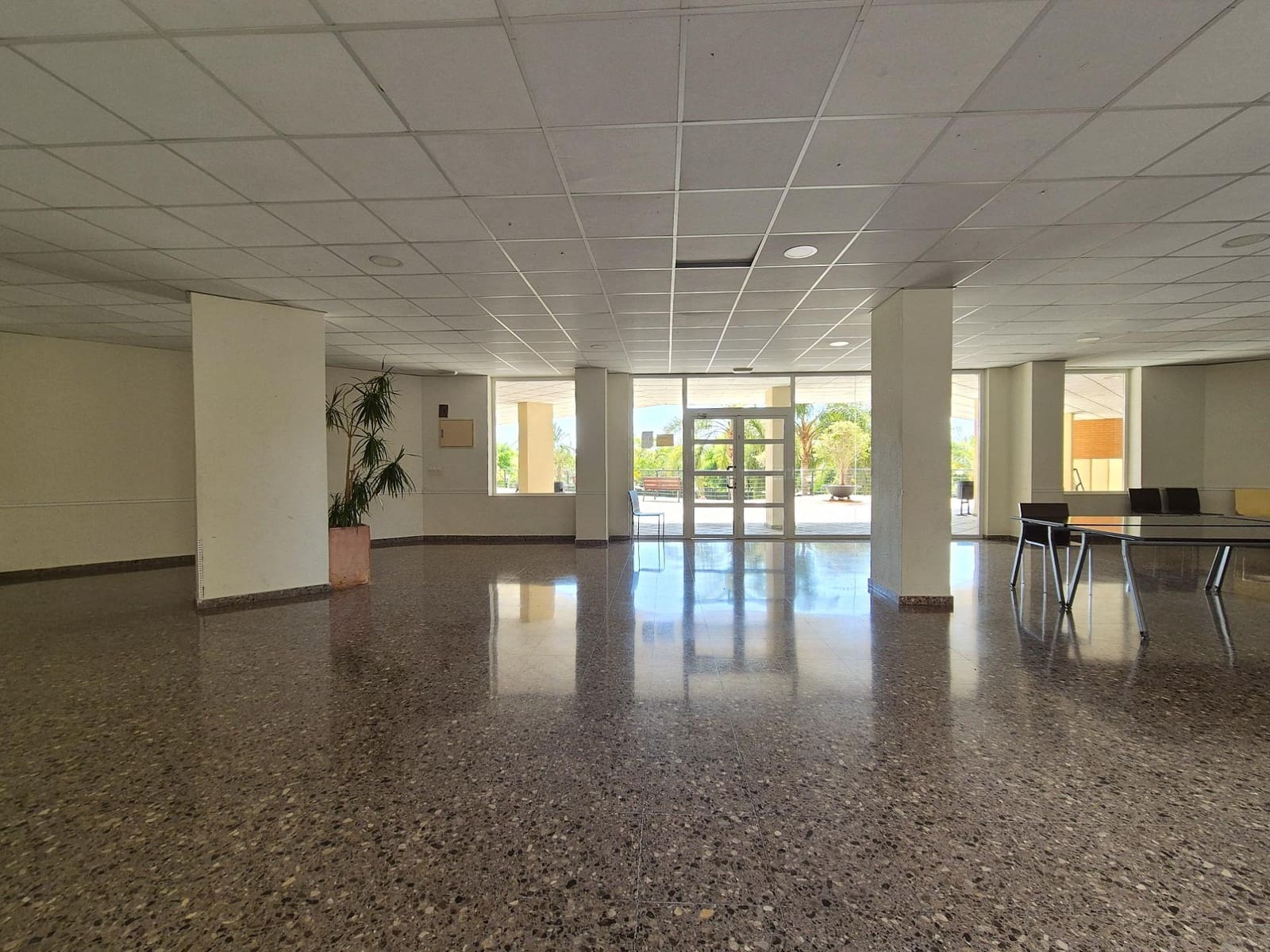 2 slaapkamer Flat te koop in Alicante stad met zwembad garage - € 359.000 (Ref: 10025656)