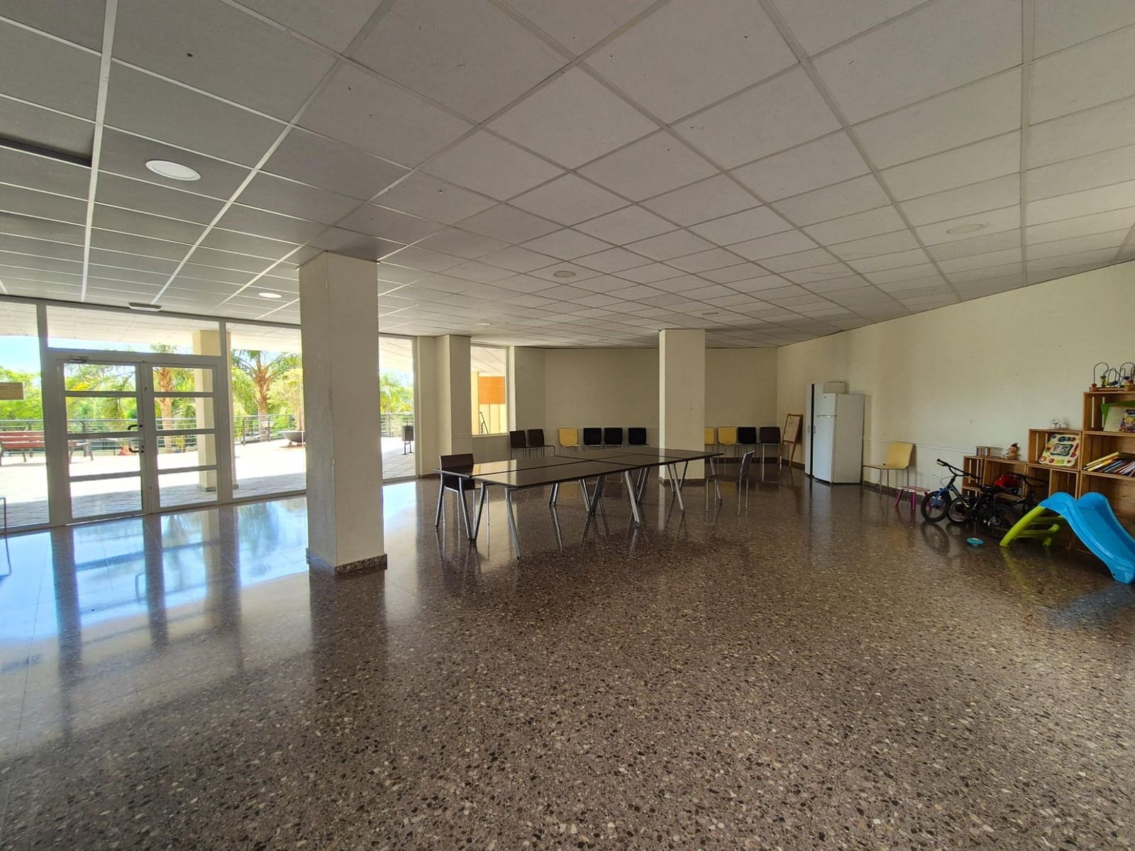 2 slaapkamer Flat te koop in Alicante stad met zwembad garage - € 359.000 (Ref: 10025656)