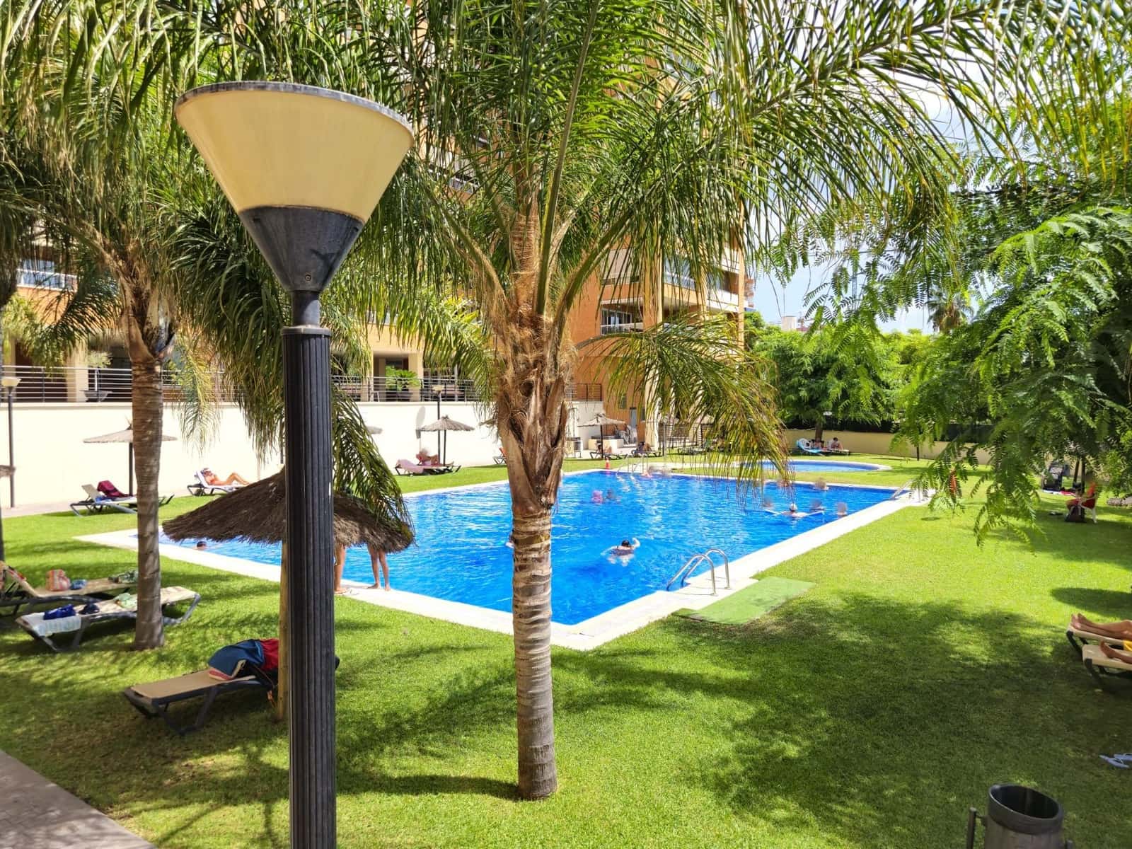 2 slaapkamer Flat te koop in Alicante stad met zwembad garage - € 359.000 (Ref: 10025656)