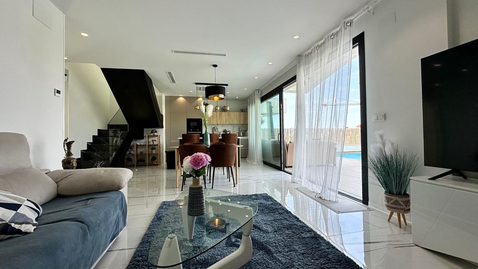 3 soverom Villa til leie i Finestrat med svømmebasseng garasje - € 3 500 (Ref: 10025658)