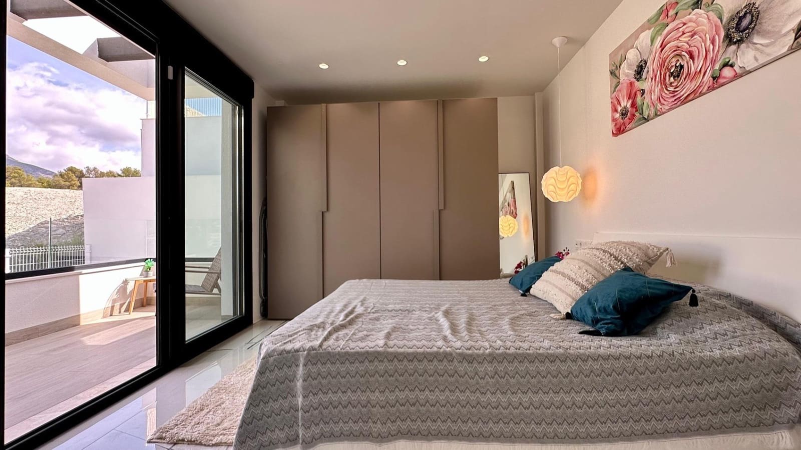 3 soverom Villa til leie i Finestrat med svømmebasseng garasje - € 3 500 (Ref: 10025658)