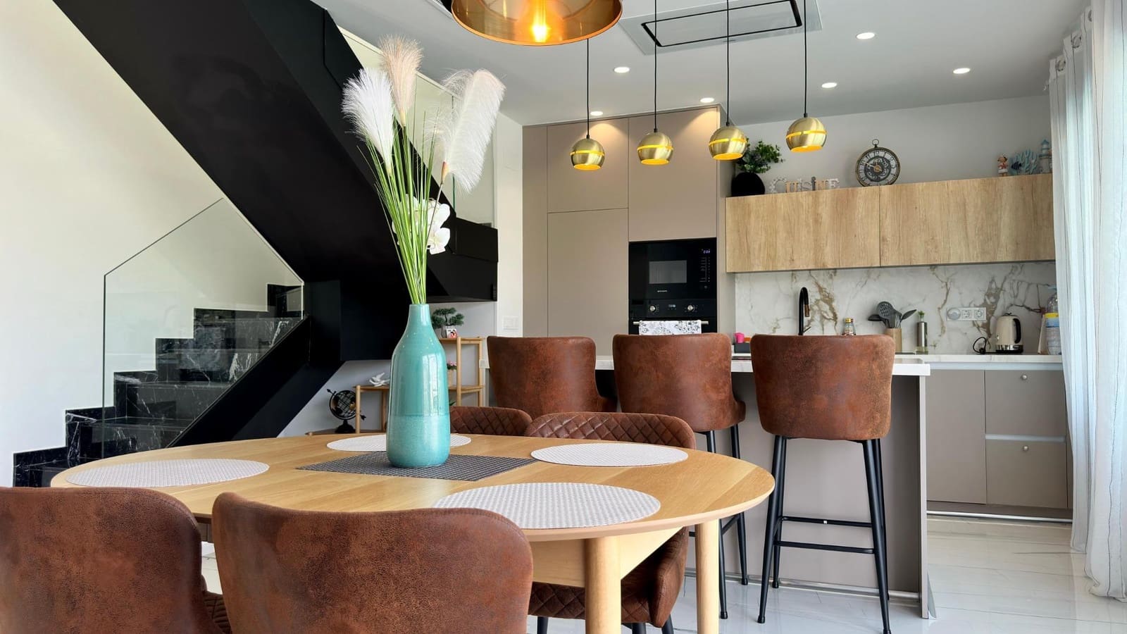 3 soverom Villa til leie i Finestrat med svømmebasseng garasje - € 3 500 (Ref: 10025658)