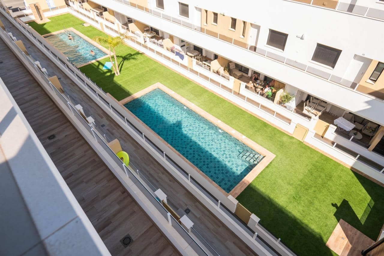 2 bedroom Penthouse for sale in Pilar de la Horadada with pool garage - € 395,000 (Ref: 10034015)