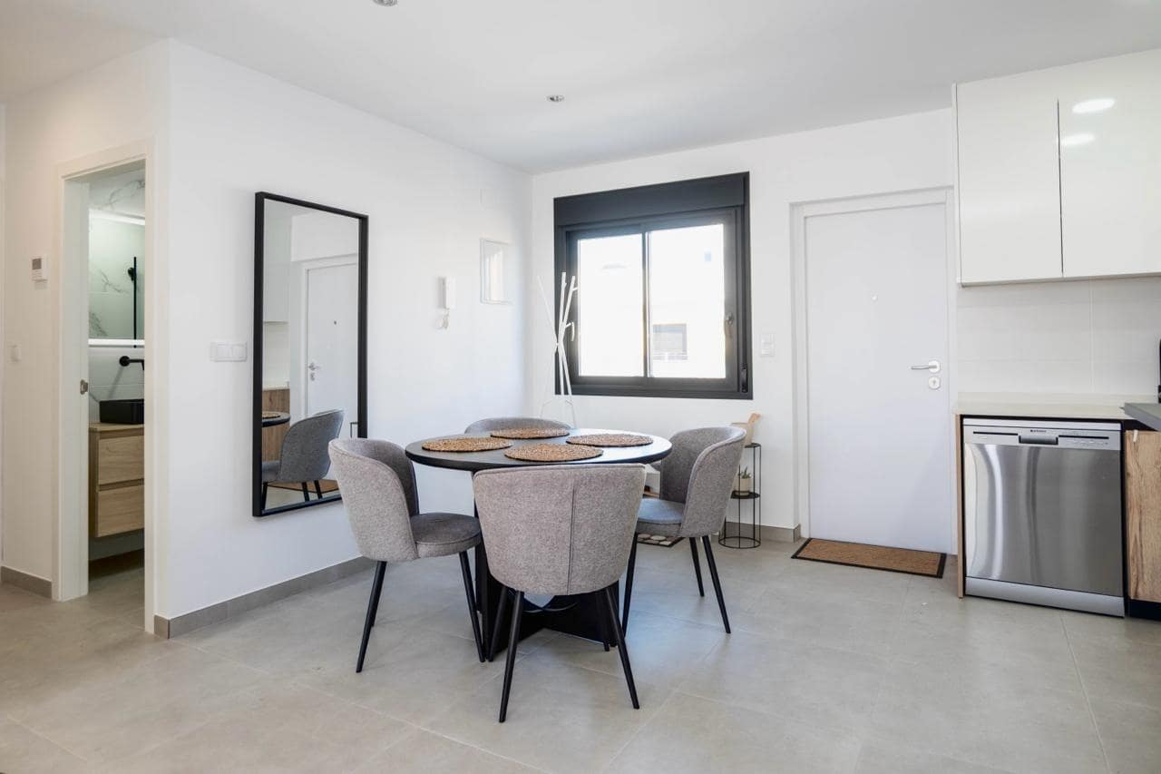 2 bedroom Penthouse for sale in Pilar de la Horadada with pool garage - € 395,000 (Ref: 10034015)