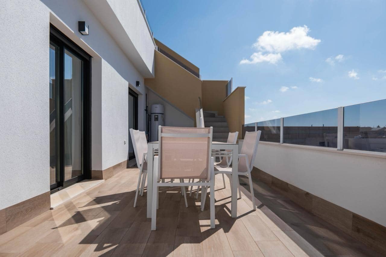 2 bedroom Penthouse for sale in Pilar de la Horadada with pool garage - € 395,000 (Ref: 10034015)