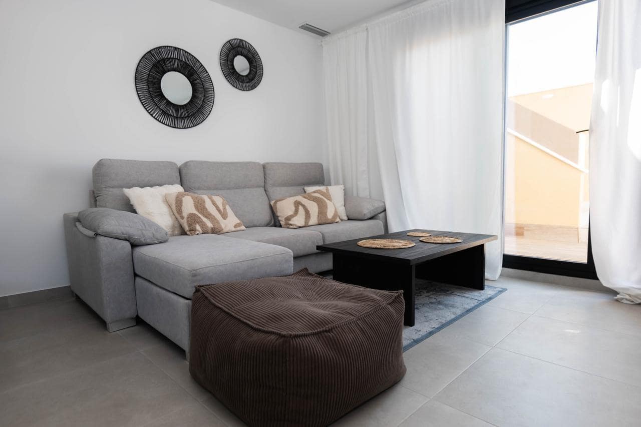 2 bedroom Penthouse for sale in Pilar de la Horadada with pool garage - € 395,000 (Ref: 10034015)
