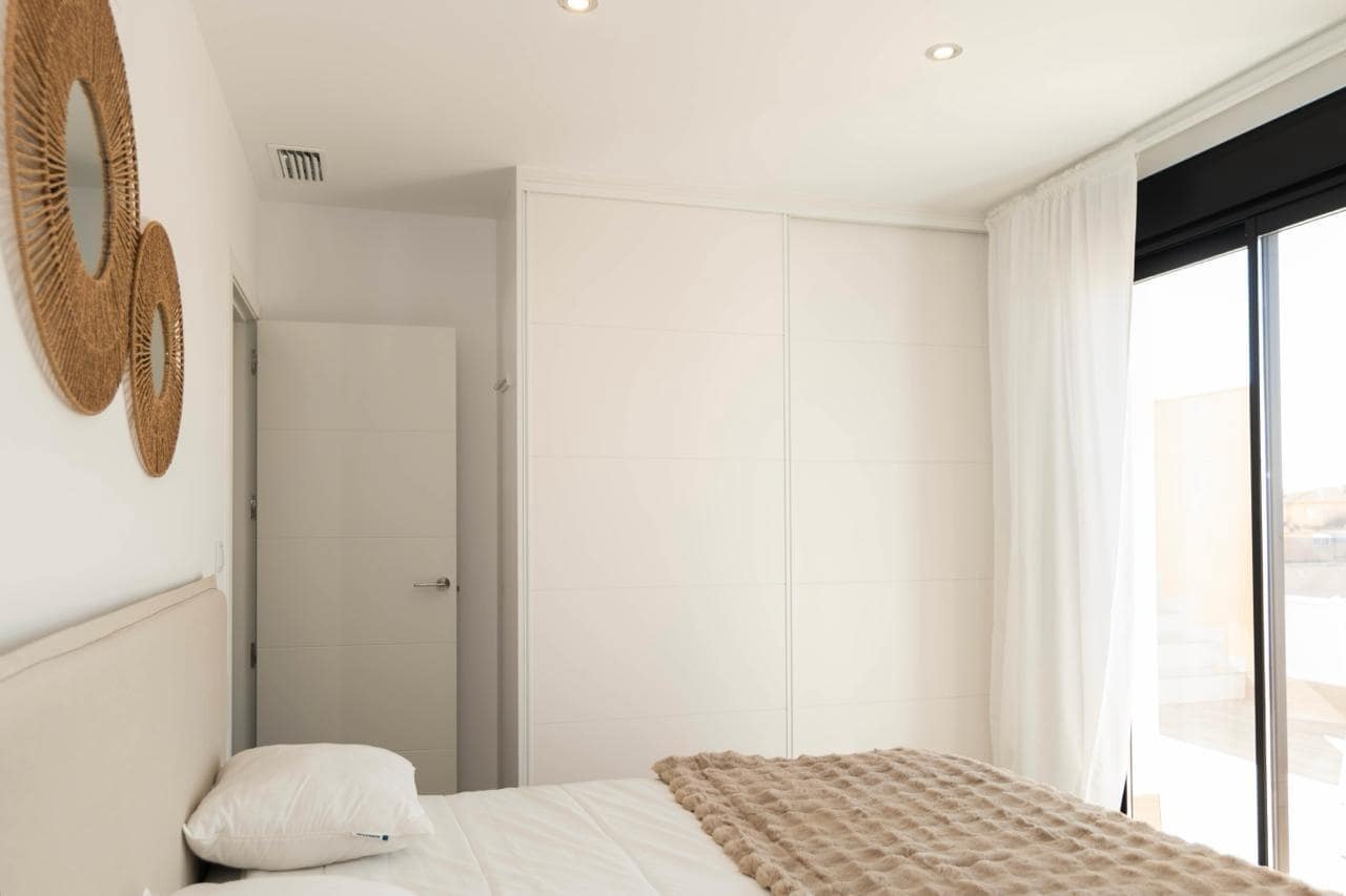 2 bedroom Penthouse for sale in Pilar de la Horadada with pool garage - € 395,000 (Ref: 10034015)
