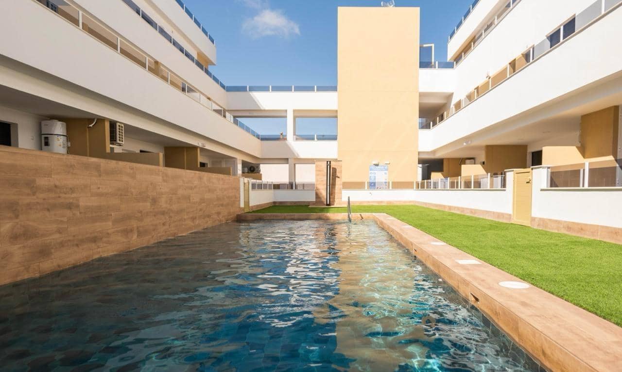 2 bedroom Penthouse for sale in Pilar de la Horadada with pool garage - € 395,000 (Ref: 10034015)
