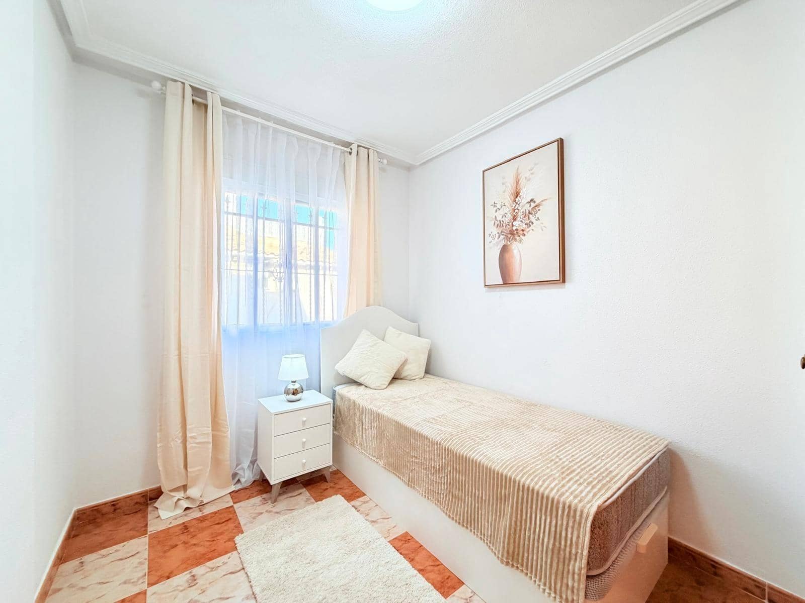2 quarto Moradia em Banda para venda em Filipinas com piscina garagem - 220 000 € (Ref: 10034016)
